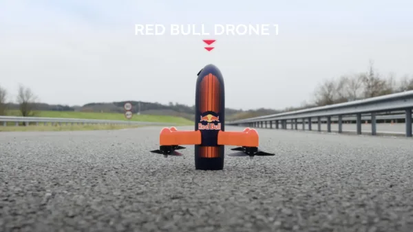 Red Bull F1カーRB20を追い越した!?時速300km超えのFPVドローンの詳細解説とその作り方のヒント